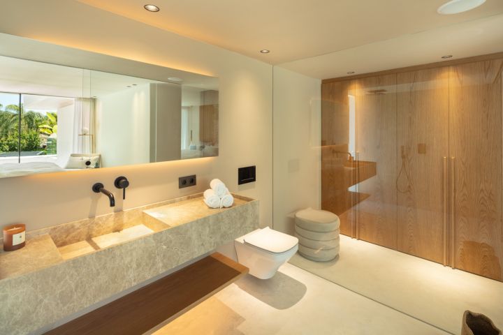 Auriga 1 - Fascinating Villa in the Golf Valley