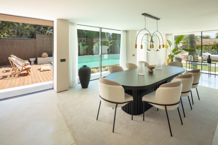 Auriga 1 - Fascinating Villa in the Golf Valley