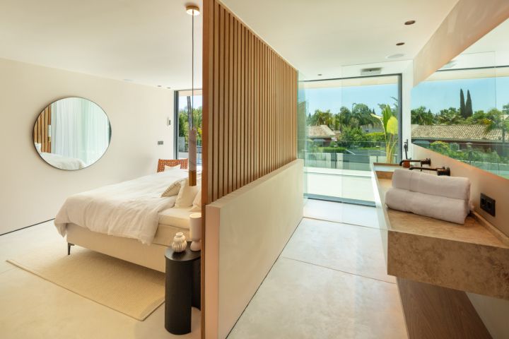 Auriga 1 - Fascinating Villa in the Golf Valley
