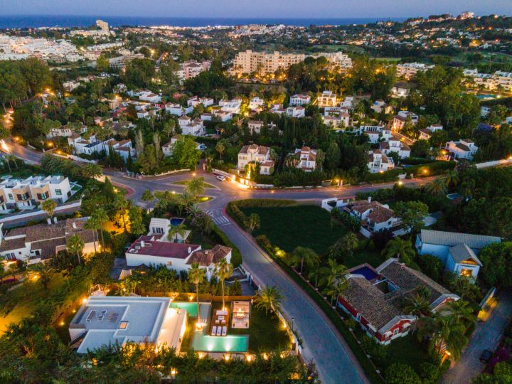 Auriga 1 - Fascinating Villa in the Golf Valley