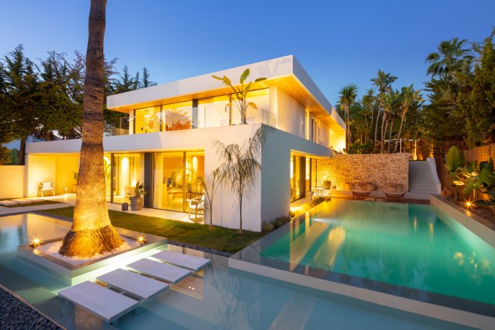 Auriga 1 - Fascinating Villa in the Golf Valley