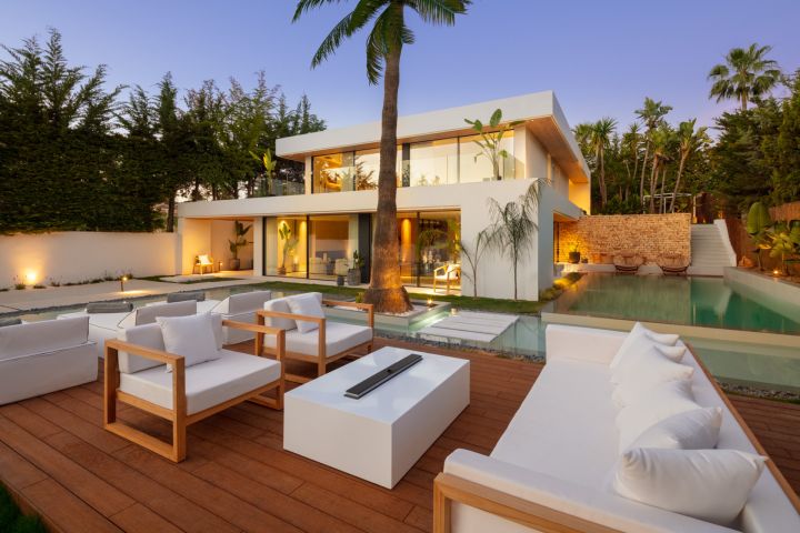 Auriga 1 - Fascinating Villa in the Golf Valley
