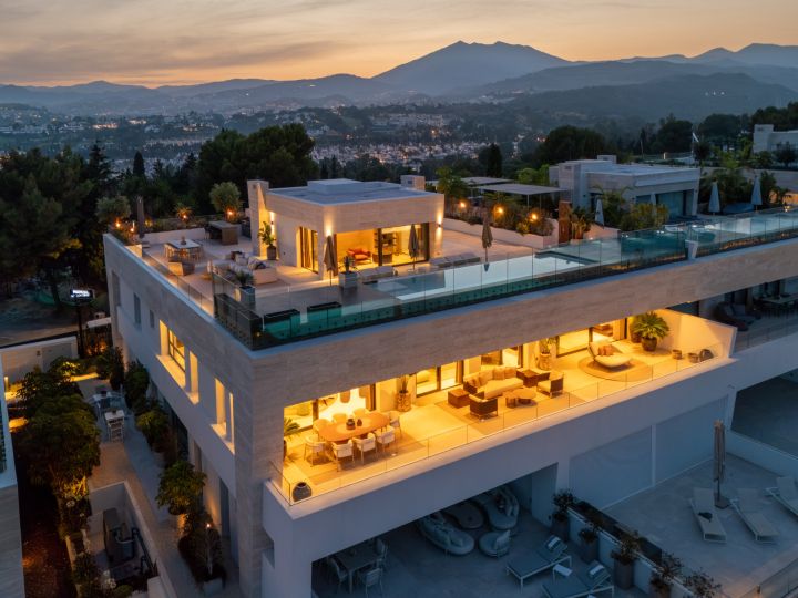 Skyvilla 6 - Impressive Duplex in Epic Marbella by Fendi Casa