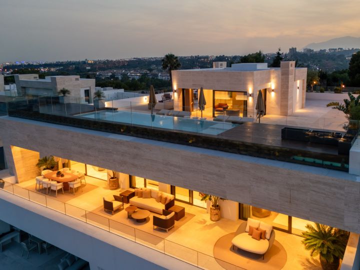 Skyvilla 6 - Impressive Duplex in Epic Marbella by Fendi Casa