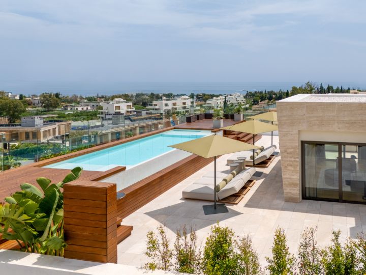 Skyvilla 6 - Impressive Duplex in Epic Marbella by Fendi Casa