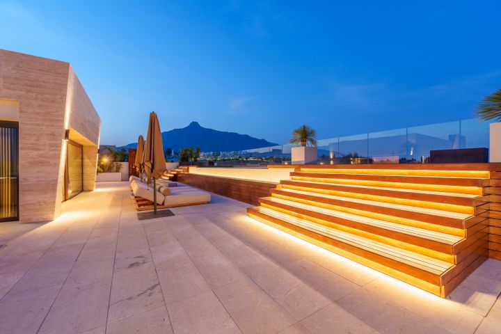 Skyvilla 6 - Impressive Duplex in Epic Marbella by Fendi Casa