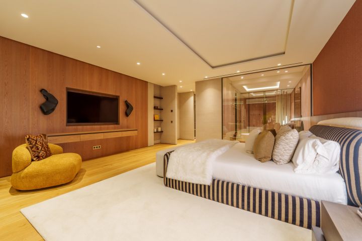 Skyvilla 6 - Impressive Duplex in Epic Marbella by Fendi Casa