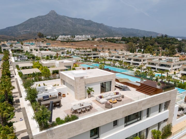 Skyvilla 6 - Impressive Duplex in Epic Marbella by Fendi Casa