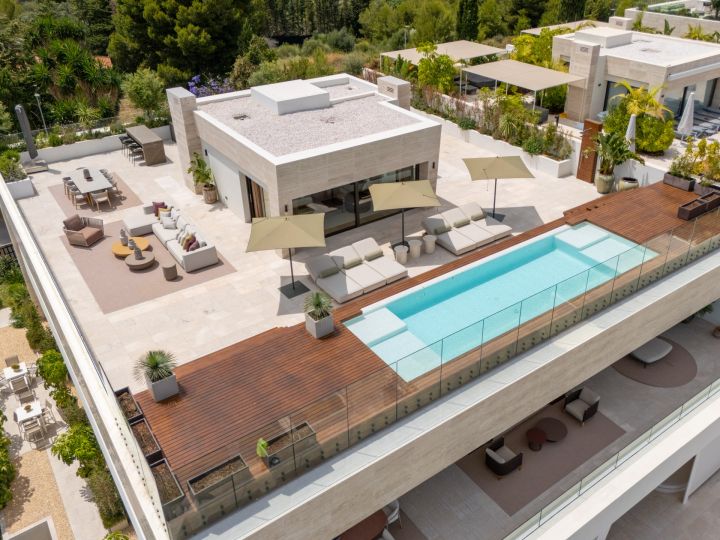 Skyvilla 6 - Impressive Duplex in Epic Marbella by Fendi Casa