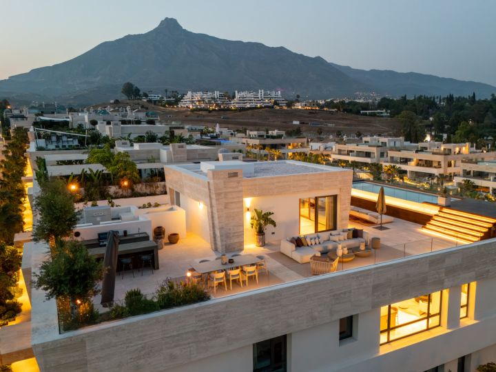 Skyvilla 6 - Impressive Duplex in Epic Marbella by Fendi Casa