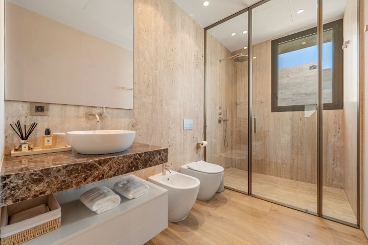 Skyvilla 6 - Impressive Duplex in Epic Marbella by Fendi Casa