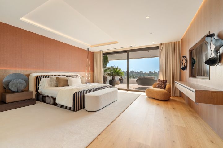 Skyvilla 6 - Impressive Duplex in Epic Marbella by Fendi Casa