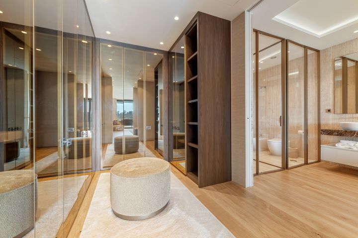 Skyvilla 6 - Impressive Duplex in Epic Marbella by Fendi Casa