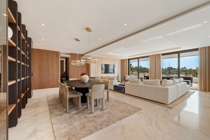 Skyvilla 6 - Impressive Duplex in Epic Marbella by Fendi Casa