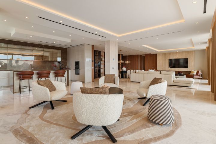 Skyvilla 6 - Impressive Duplex in Epic Marbella by Fendi Casa
