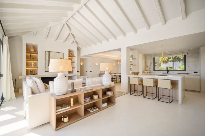 Casa Olivo - Spacious Refined Home offering Golf Views