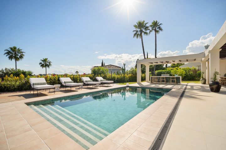 Casa Olivo - Spacious Refined Home offering Golf Views