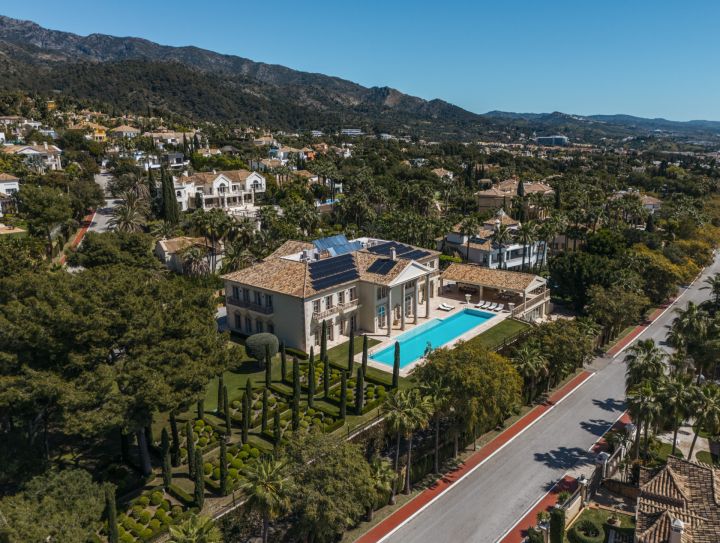Villa Sinfonía - Grand domaine néoclassique à Sierra Blanca