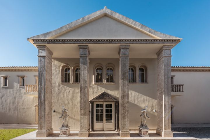 Villa Sinfonía - Grand Neoclassical Estate in Sierra Blanca