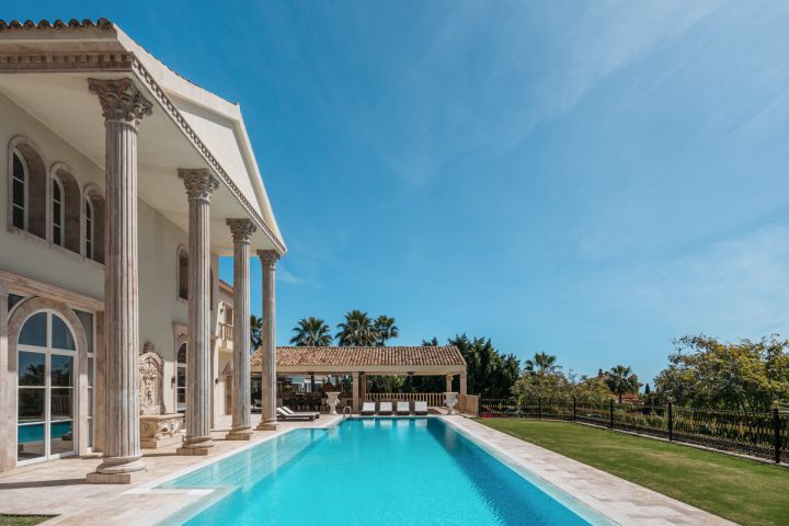 Villa Sinfonía - Grand Neoclassical Estate in Sierra Blanca