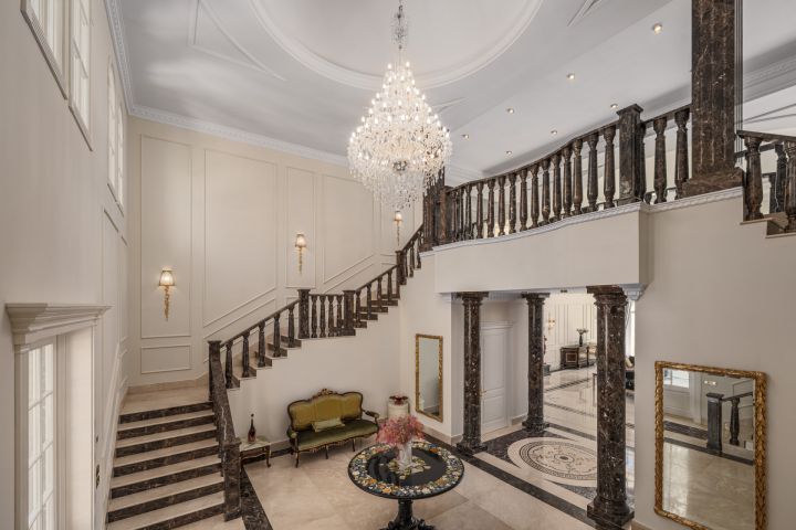 Villa Sinfonía - Grand Neoclassical Estate in Sierra Blanca