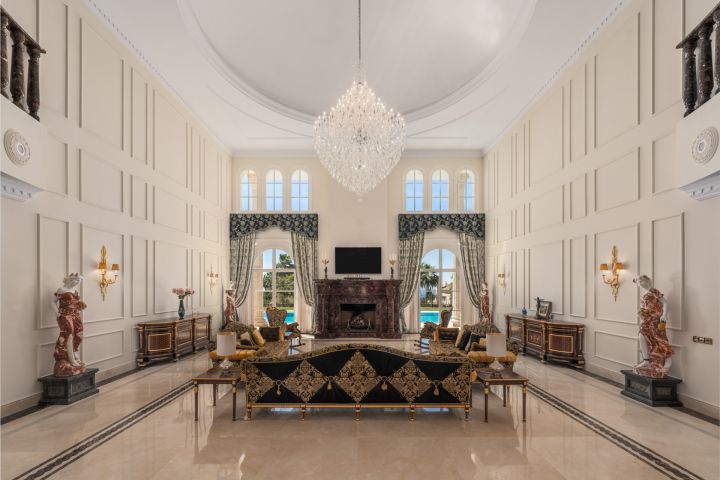 Villa Sinfonía - Grand Neoclassical Estate in Sierra Blanca