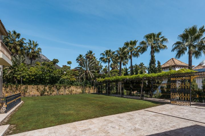 Villa Sinfonía - Grand domaine néoclassique à Sierra Blanca