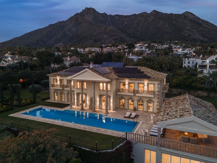 Villa Sinfonía - Grand domaine néoclassique à Sierra Blanca
