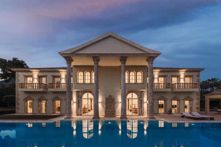 Villa Sinfonía - Grand domaine néoclassique à Sierra Blanca