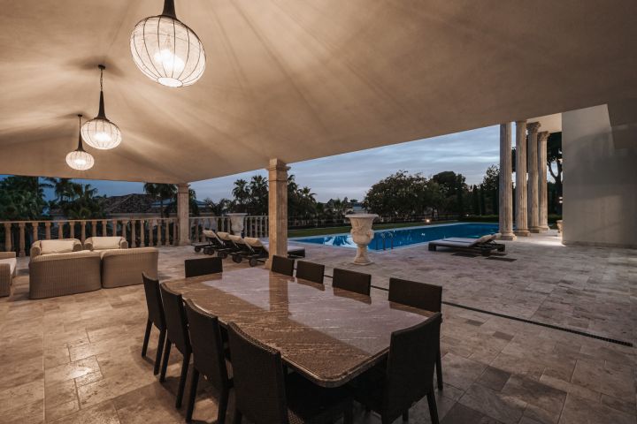 Villa Sinfonía - Grand domaine néoclassique à Sierra Blanca