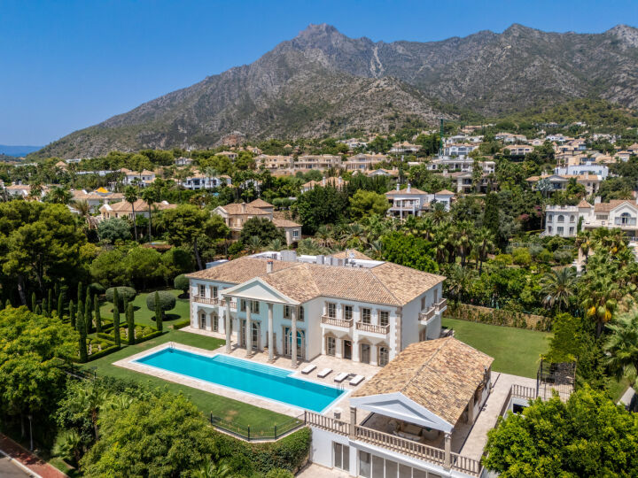 Villa Sinfonía - Majestuosa Villa Neoclásica en Sierra Blanca