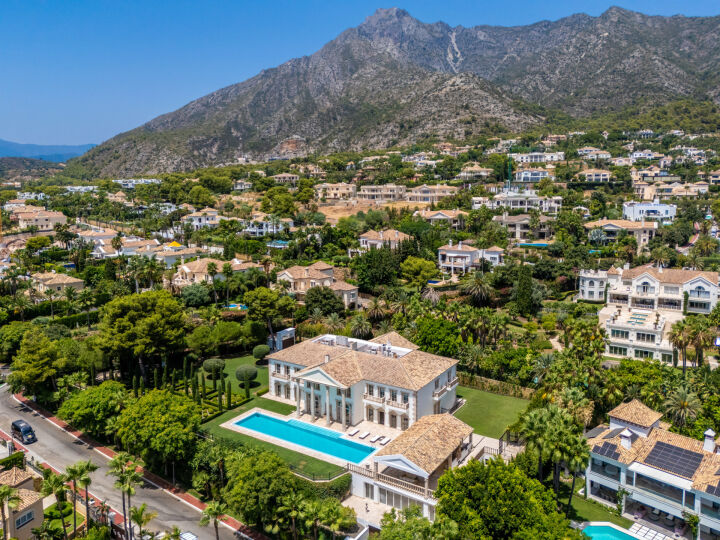Villa Sinfonía - Majestuosa Villa Neoclásica en Sierra Blanca