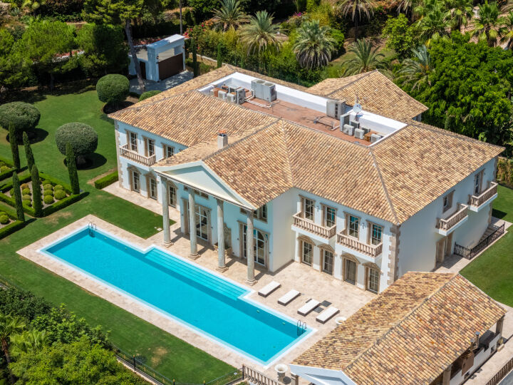 Villa Sinfonía - Grand Neoclassical Estate in Sierra Blanca