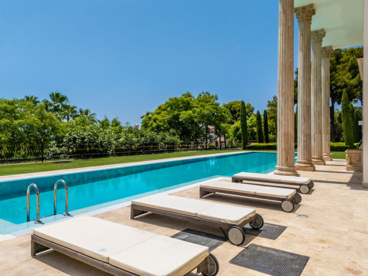 Villa Sinfonía - Grand Neoclassical Estate in Sierra Blanca