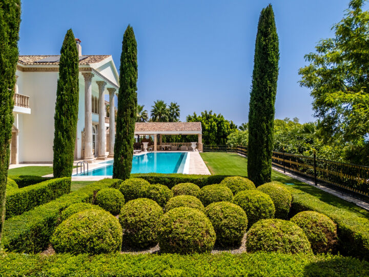 Villa Sinfonía - Grand Neoclassical Estate in Sierra Blanca