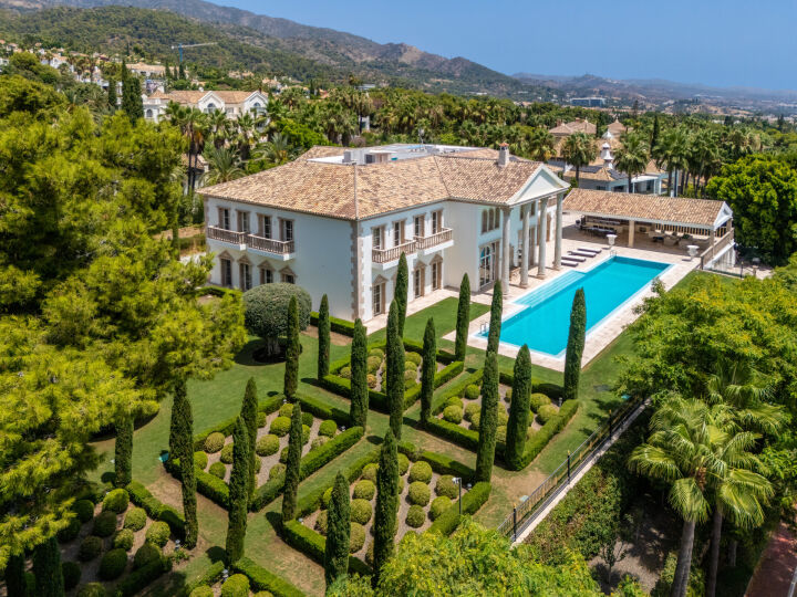 Villa Sinfonía - Majestuosa Villa Neoclásica en Sierra Blanca