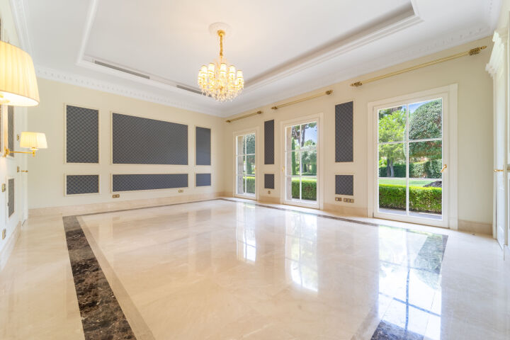 Villa Sinfonía - Majestuosa Villa Neoclásica en Sierra Blanca