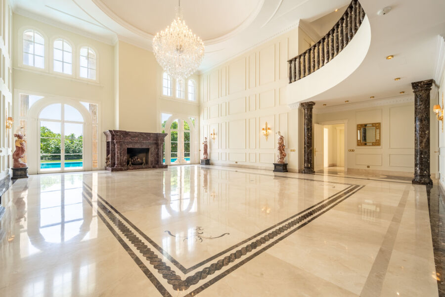 Villa Sinfonía - Grand Neoclassical Estate in Sierra Blanca