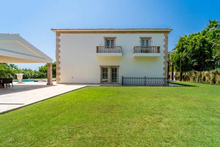 Villa Sinfonía - Majestuosa Villa Neoclásica en Sierra Blanca