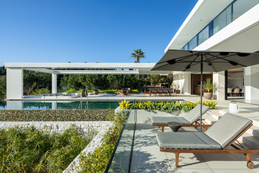 Villa Sienna - Spacious Refined Home with Panoramic Views