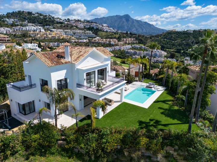 Villa Fortuna - Casa con Diseño Moderno en Los Arqueros