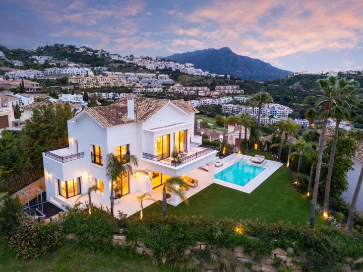 Villa Fortuna - Casa con Diseño Moderno en Los Arqueros