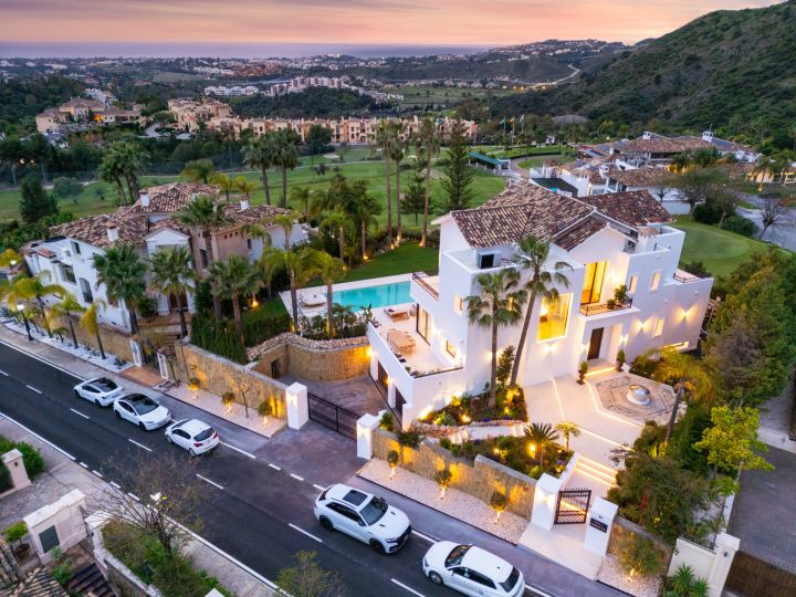 Villa Fortuna - Casa con Diseño Moderno en Los Arqueros
