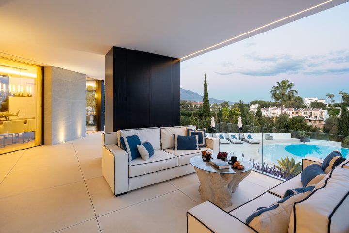La Toca - Upscale Stylish Home in a Gated Community