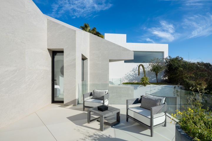 La Toca - Upscale Stylish Home in a Gated Community