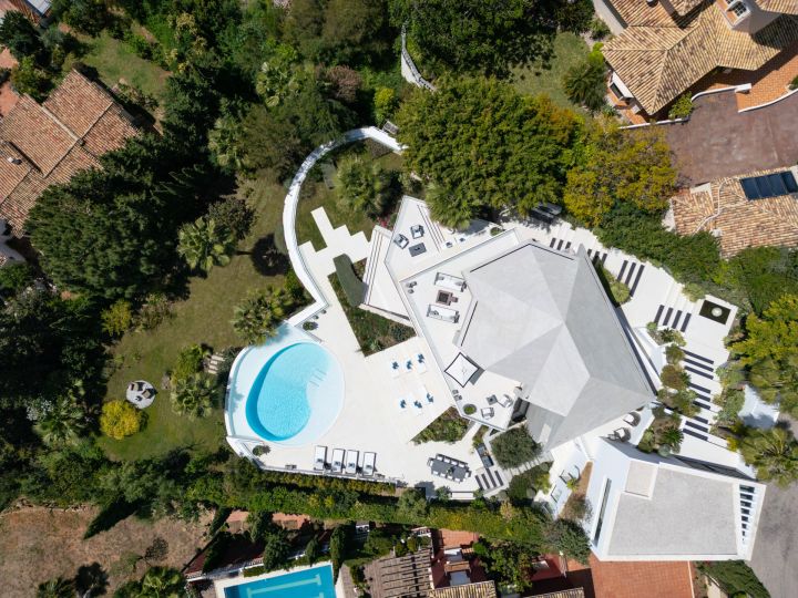 La Toca - Upscale Stylish Home in a Gated Community