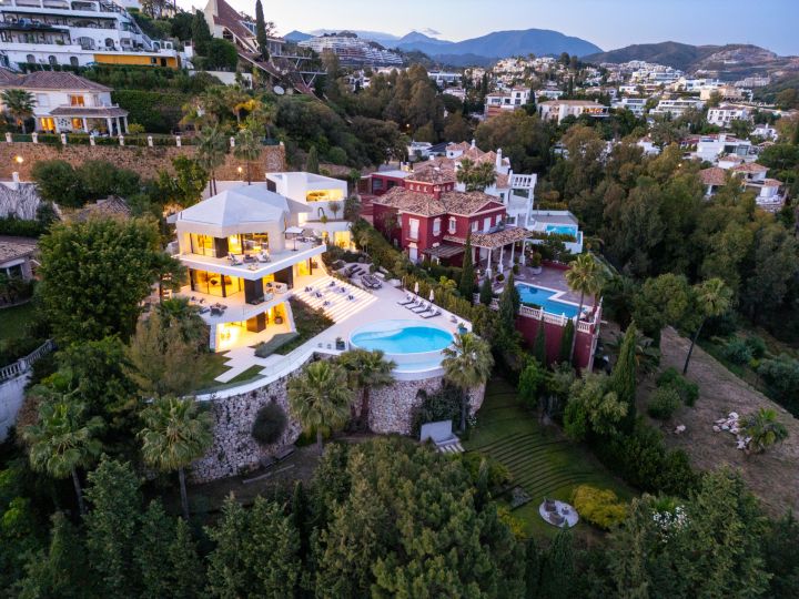 La Toca - Upscale Stylish Home in a Gated Community