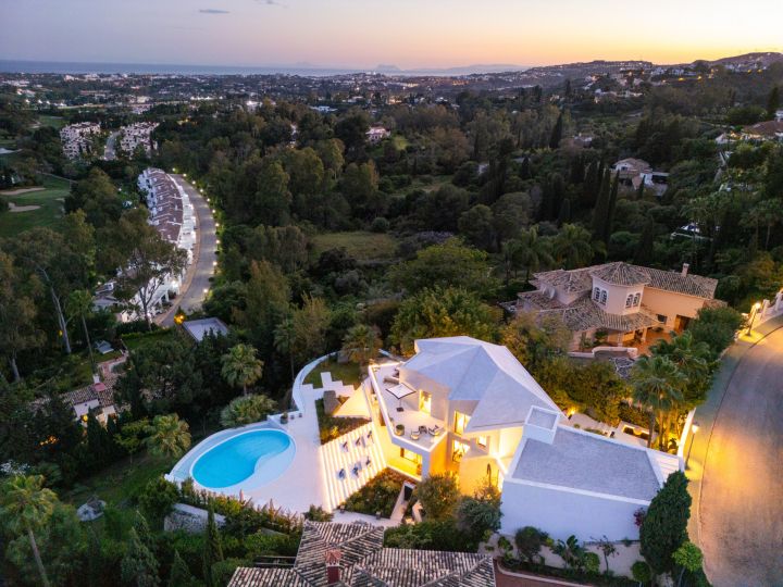 La Toca - Upscale Stylish Home in a Gated Community