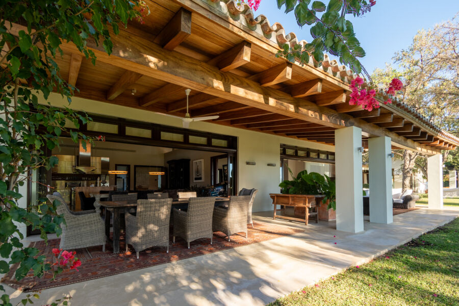 Villa Cypria - Elegante villa en comunidad prestigiosa