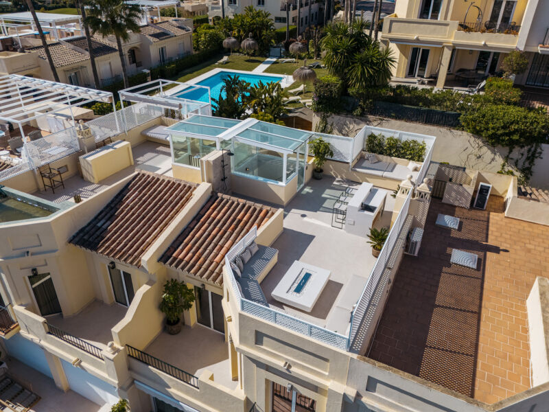 Townhouse Horizon - Adosado reformado con vistas al Mediterráneo en La Quinta, Benahavís